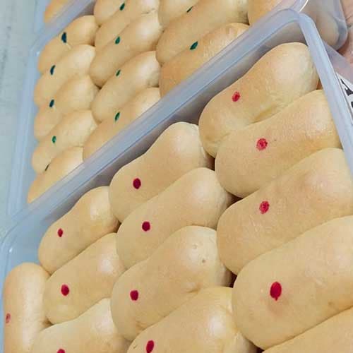 Roti unyil lembut siap dikemas untuk acara